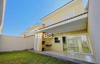 Imagem: A casa possui 4 Dormitórios, 4 Banheiros, 2 Vagas na garagem