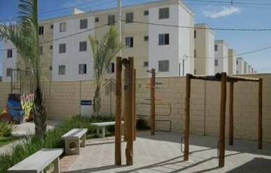 Imagem: O apartamento possui 2 Dormitórios, 1 Banheiro, 1 Vaga na garagem