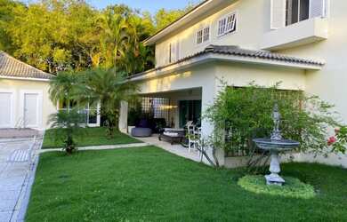 Imagem: A casa em condomínio possui 4 Dormitórios, 5 Banheiros, 5