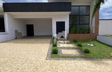 Imagem: A casa em condomínio possui 3 Dormitórios, 1 Banheiro, 4 Vagas