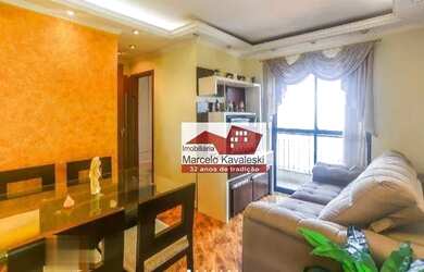 Imagem: O apartamento possui 2 Dormitórios, 1 Banheiro, 1 Vaga na garagem