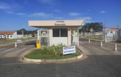 Imagem: A casa em condomínio possui 3 Dormitórios, 2 Banheiros, 2