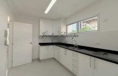 Imagem: O apartamento possui 3 Dormitórios, 5 Banheiros, 2 Vagas na