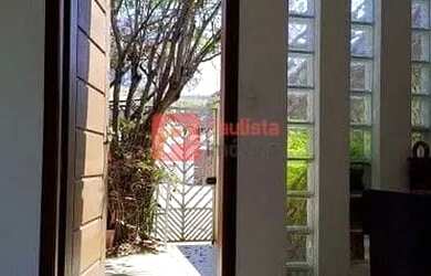 Imagem: A casa possui 5 Dormitórios, 5 Banheiros, 3 Vagas na garagem