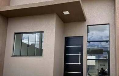 Imagem: A casa possui 2 Dormitórios, 2 Banheiros e 1 Vaga na garagem