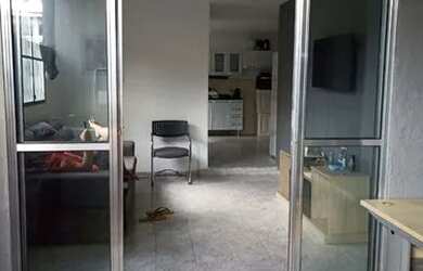 Imagem: A casa possui 3 Dormitórios, 2 Banheiros, 24m² de Área e