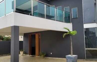 Imagem: A casa em condomínio possui 4 Dormitórios, 5 Banheiros, 5