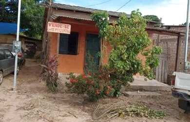 Imagem: A casa possui 3 Dormitórios, 1 Banheiro, 30m² de Área e