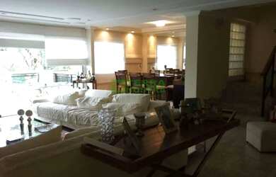 Imagem: O apartamento possui 4 Dormitórios, 4 Banheiros, 2 Vagas na