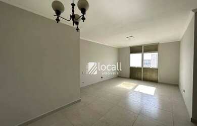 Imagem: O apartamento possui 3 Dormitórios, 1 Banheiro, 1 Vaga na garagem