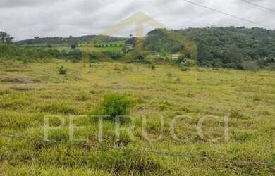 Imagem: O terreno possui 185.000m² de Área e está localizado em