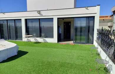 Imagem: A casa possui 5 Dormitórios, 5 Banheiros, 4 Vagas na garagem