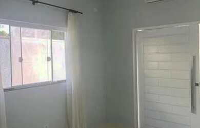 Imagem: A casa possui 2 Dormitórios, 2 Banheiros, 5 Vagas na garagem