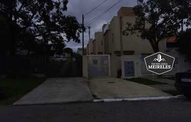 Imagem: A casa possui 3 Dormitórios, 2 Banheiros, 1 Vaga na garagem