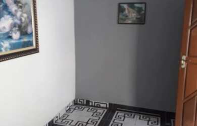 Imagem: A casa possui 2 Dormitórios, 1 Banheiro, 1 Vaga na garagem