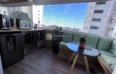 Imagem: O apartamento possui 3 Dormitórios, 1 Banheiro, 2 Vagas na