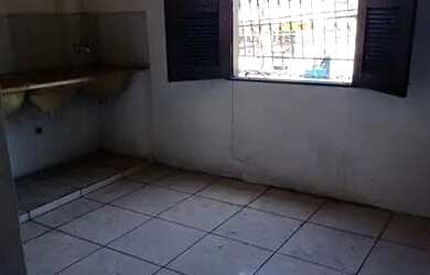 Imagem: A casa possui 1 Dormitório, 1 Banheiro e está localizado em