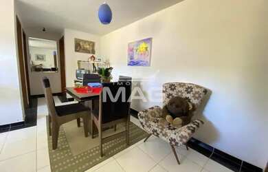 Imagem: O apartamento possui 2 Dormitórios, 1 Banheiro, 1 Vaga na garagem