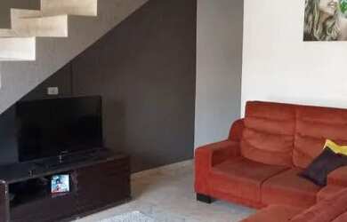 Imagem: A casa possui 4 Dormitórios, 3 Banheiros, 3 Vagas na garagem