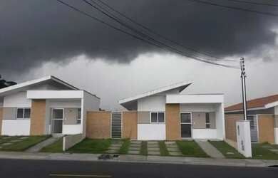 Imagem: A casa em condomínio possui 3 Dormitórios, 2 Banheiros, 2