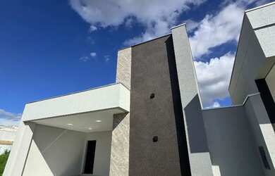 Imagem: A casa em condomínio possui 3 Dormitórios, 3 Banheiros, 4