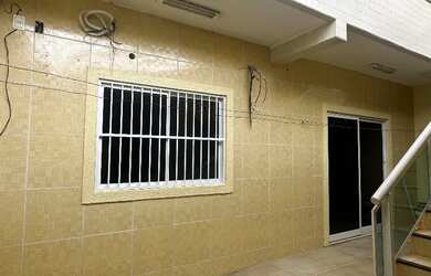 Imagem: A casa possui 2 Dormitórios, 1 Banheiro e está localizado