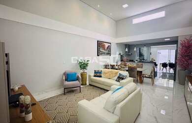 Imagem: A casa em condomínio possui 3 Dormitórios, 5 Banheiros, 4