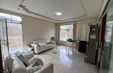 Imagem: A casa em condomínio possui 3 Dormitórios, 2 Banheiros, 3