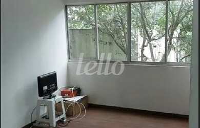 Imagem: O apartamento possui 3 Dormitórios, 1 Banheiro, 1 Vaga na garagem