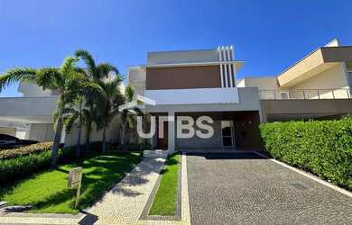 Imagem: A casa em condomínio possui 4 Dormitórios, 5 Banheiros, 4