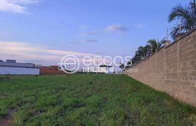 Imagem: O terreno possui 735m² de Área e está localizado em Shopping