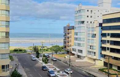 Imagem: O apartamento possui 3 Dormitórios, 1 Banheiro, 1 Vaga na garagem