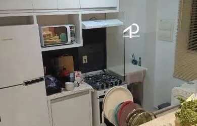 Imagem: O apartamento possui 2 Dormitórios, 1 Banheiro, 2 Vagas na