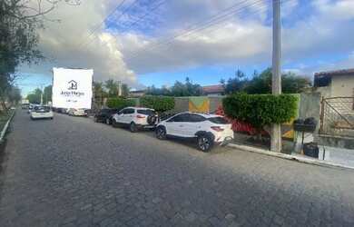 Imagem: A casa possui 5 Dormitórios, 3 Banheiros, 5 Vagas na garagem