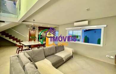 Imagem: A casa possui 3 Dormitórios, 4 Banheiros, 2 Vagas na garagem