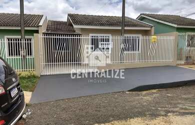 Imagem: A casa possui 3 Dormitórios, 1 Banheiro, 1 Vaga na garagem