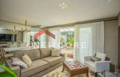 Imagem: A casa em condomínio possui 3 Dormitórios, 4 Banheiros, 2