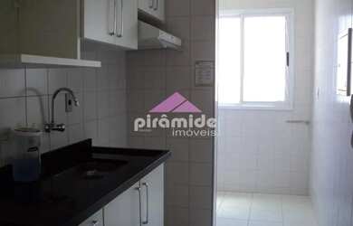 Imagem: O apartamento possui 1 Dormitório, 1 Banheiro, 1 Vaga na garagem