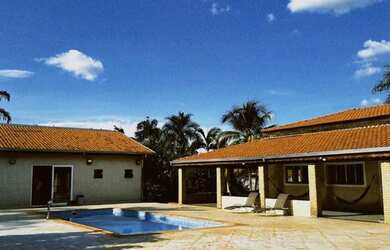 Imagem: A chácara possui 2.000m² de Área e está localizado em Guapiaçu