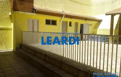 Imagem: A casa possui 4 Dormitórios, 5 Banheiros, 5 Vagas na garagem