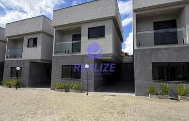 Imagem: A casa em condomínio possui 2 Dormitórios, 1 Banheiro, 2 Vagas