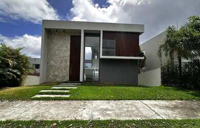 Imagem: A casa em condomínio possui 3 Dormitórios, 4 Banheiros, 3
