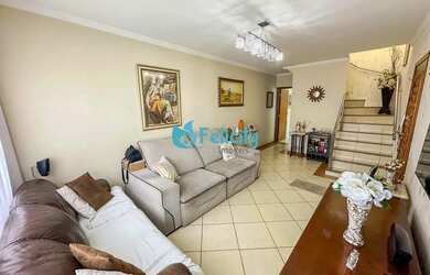 Imagem: A casa possui 3 Dormitórios, 3 Banheiros, 2 Vagas na garagem