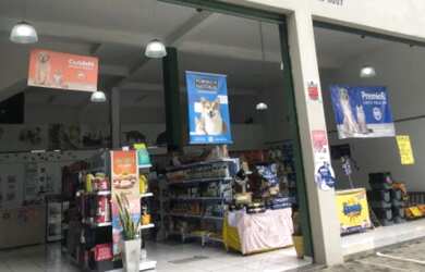 Imagem: O depósito possui 3 Vagas na garagem e está localizado em