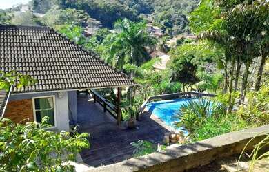 Imagem: A casa em condomínio possui 4 Dormitórios, 5 Banheiros, 3