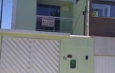 Imagem: A casa possui 3 Dormitórios, 3 Banheiros e 1 Vaga na garagem