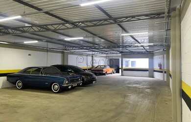 Imagem: O depósito possui 5 Vagas na garagem, 300m² de Área e está