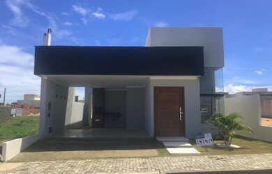 Imagem: A casa possui 3 Dormitórios e está localizado em Centro, Parnamirim