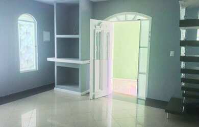 Imagem 11: Sobrado com 4 dormitórios, 375 m² - venda por R$ 1.400.000 ou aluguel por R$ 3.600/mês - P