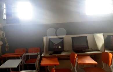 Imagem 11: Casa em Brás de Pina. Varanda, 262m² de Área, 1 Vaga na garageme1 Dormitório